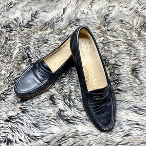SAS slip on loafers size 8 1/2 black